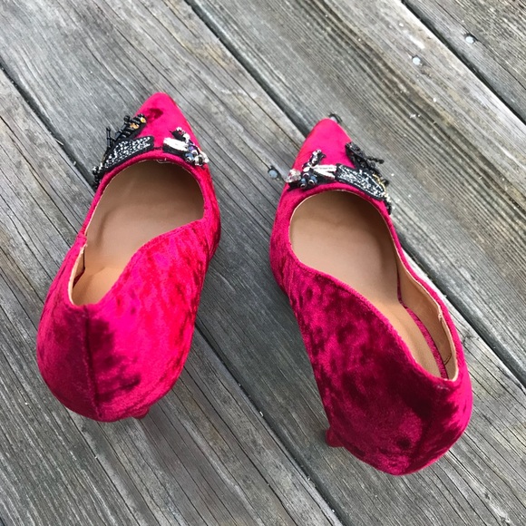 Red Crushed Velvet Pumps w/ Beaded Design - Picture 6 of 8